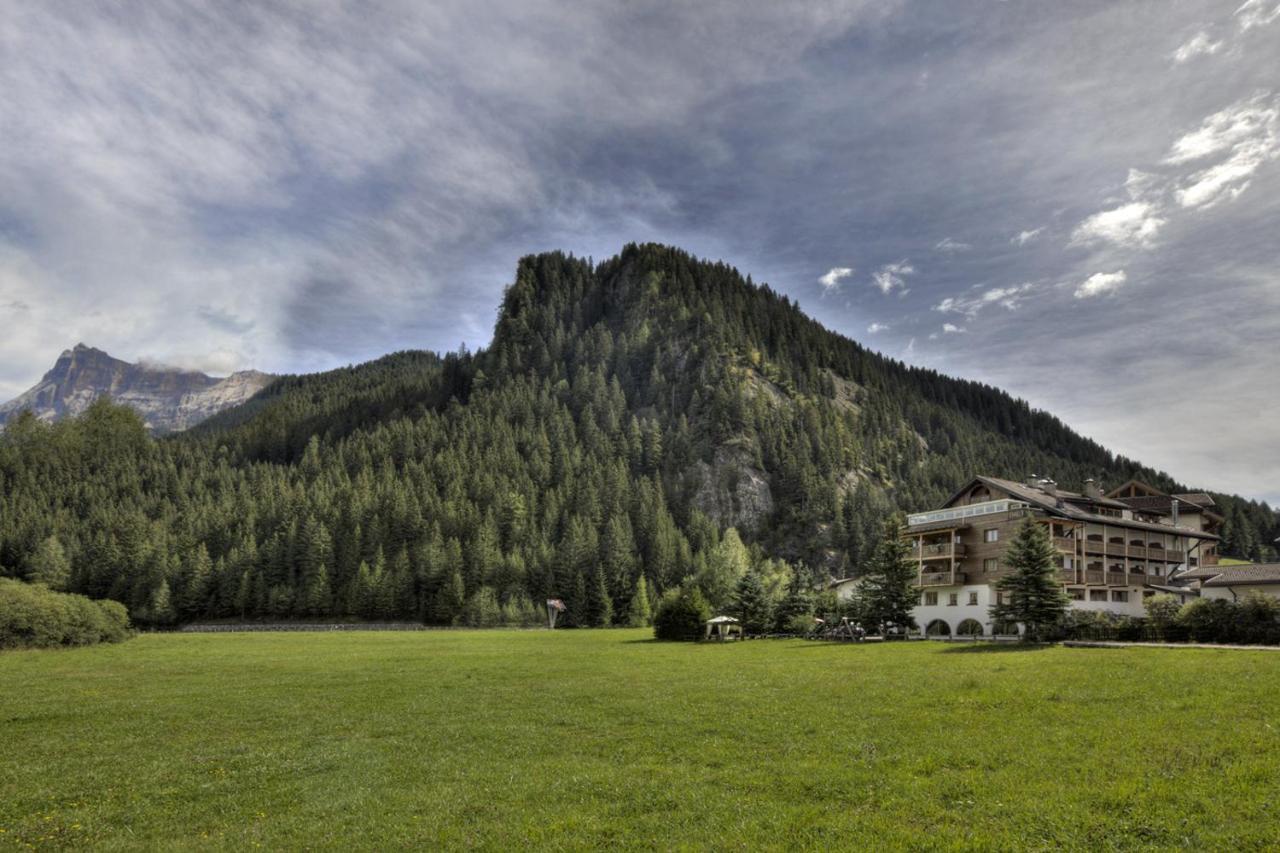 Hotel La Tambra Corvara In Badia Extérieur photo
