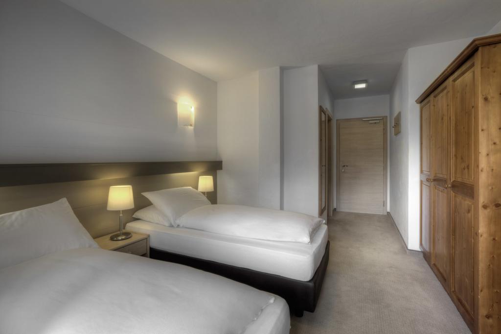 Hotel La Tambra Corvara In Badia Chambre photo